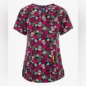 NWT Zoe & Chloe Sugar Skull Roses 2-Pocket STRETCH V-Neck Print Scrub Top